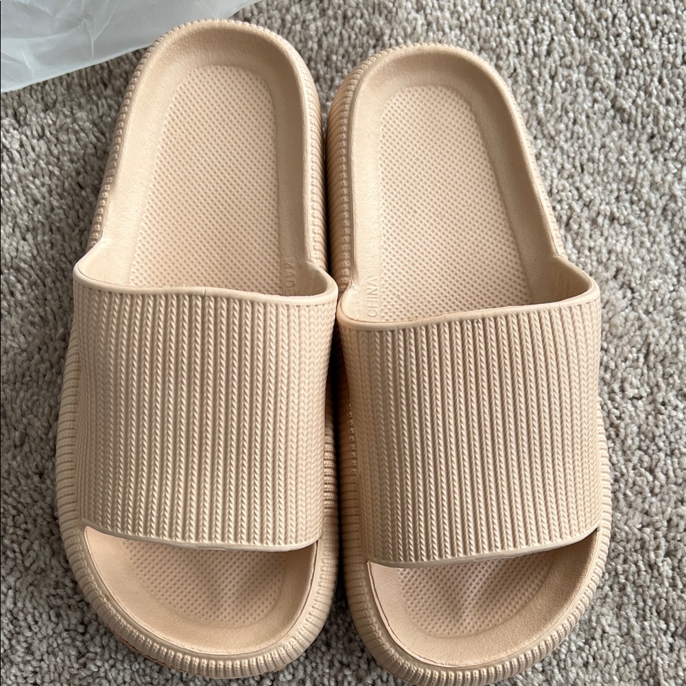 Cloud Slides Women's Tan Slippers - Picture 3 of 3